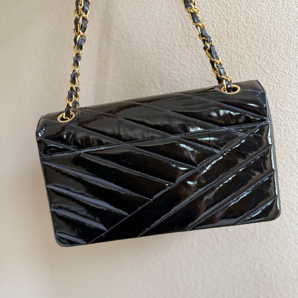 CHANEL Diagonal Quilted Black Patent Leather Shoulder Bag - Picture 2 of 16